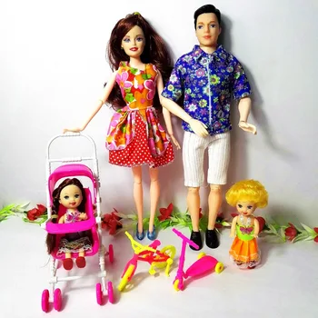 2018 Brinquedos Família De 4 Pessoas Bonecas Ternos 1 Mom /1 Pai /2 Kelly Pouco Menina /1mini bicicleta/1scooter/1 carrinho de Bebê Para boneca Barbie  5