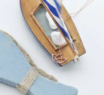 10 felizardos Oco origami pequeno veleiro de navegação de barco pingente colar de cadeia geométricas marinheiro Praia clavícula colar da jóia  1